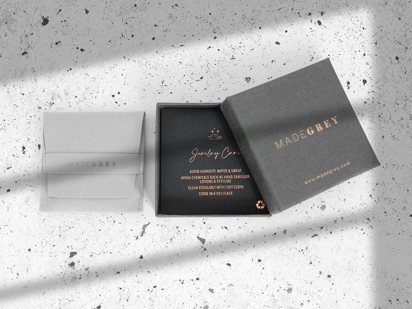 2-Tone Bar Stud 耳環 | 灰