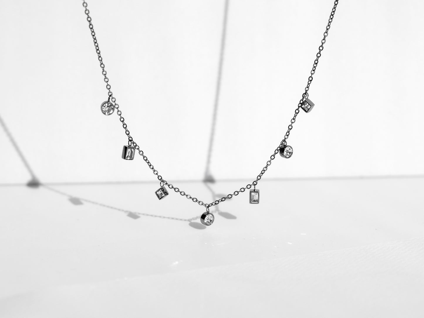 7-Stone Necklace | Grey