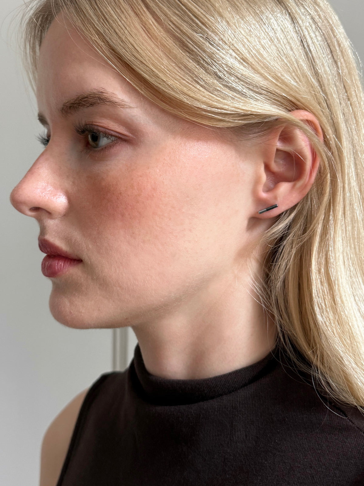 2-Tone Bar Stud Earrings | Grey