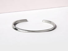 Load image into Gallery viewer, Twisted Cuff Bracelet | Silver
